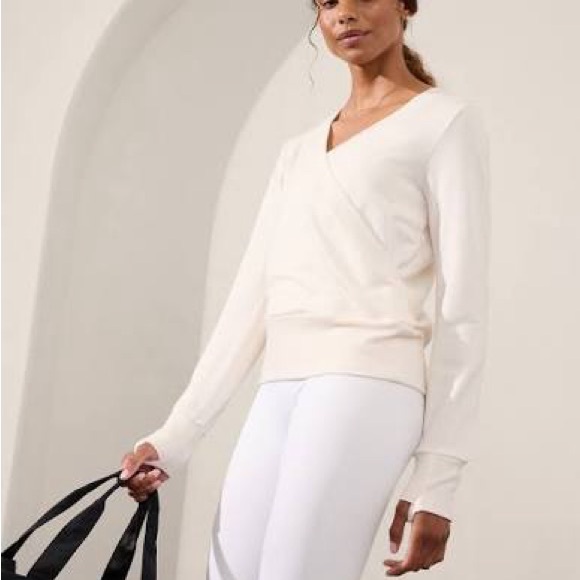 Athleta Recharge Crossover Buttery Soft Cozy Ivory Knit Top Sweatshirt Medium - Picture 2 of 9